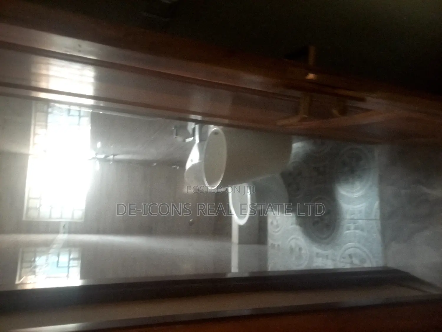 1bdrm Duplex in De-Icons Real Estate, Awutu Senya East Municipal
