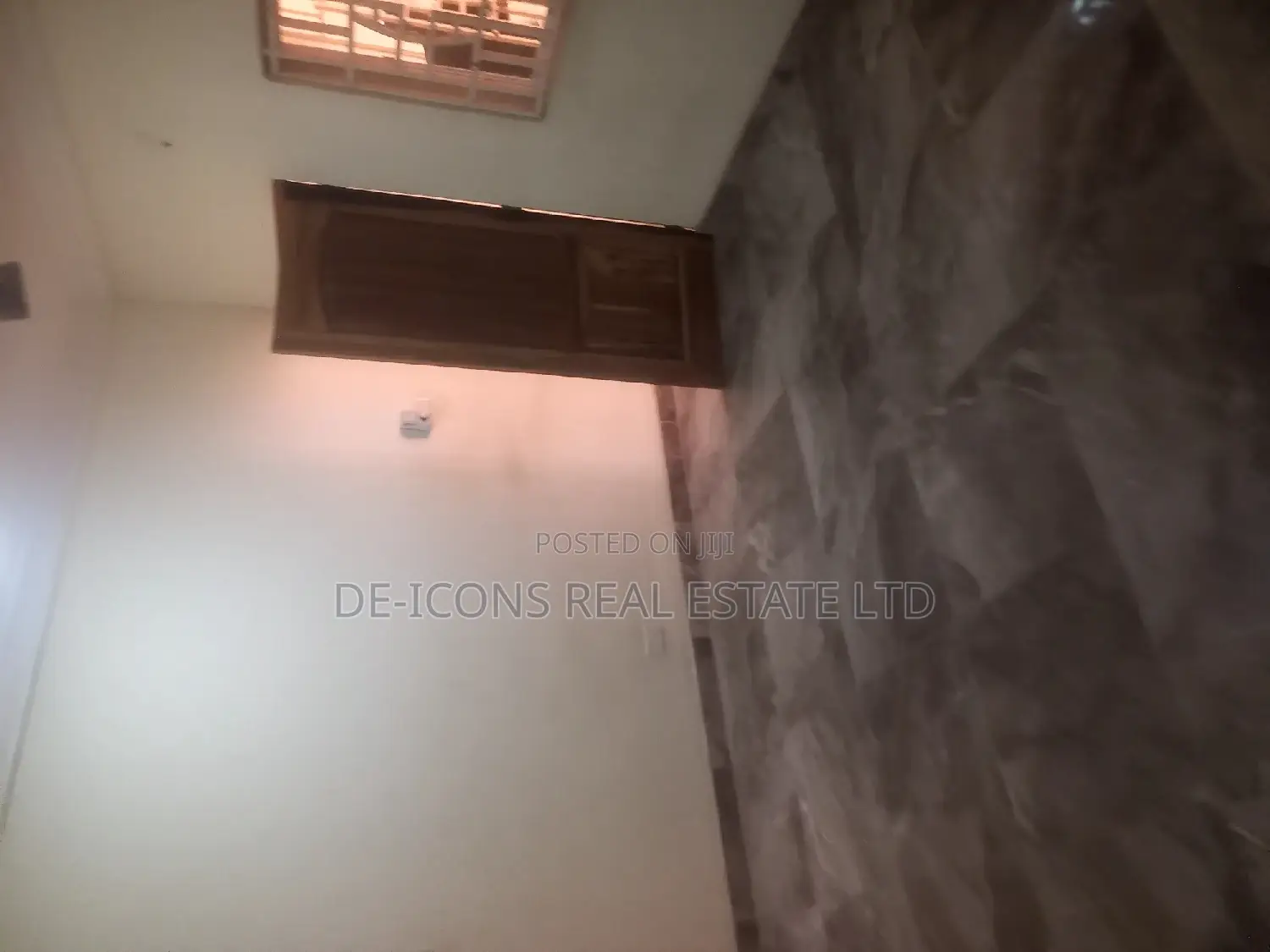 1bdrm Duplex in De-Icons Real Estate, Awutu Senya East Municipal