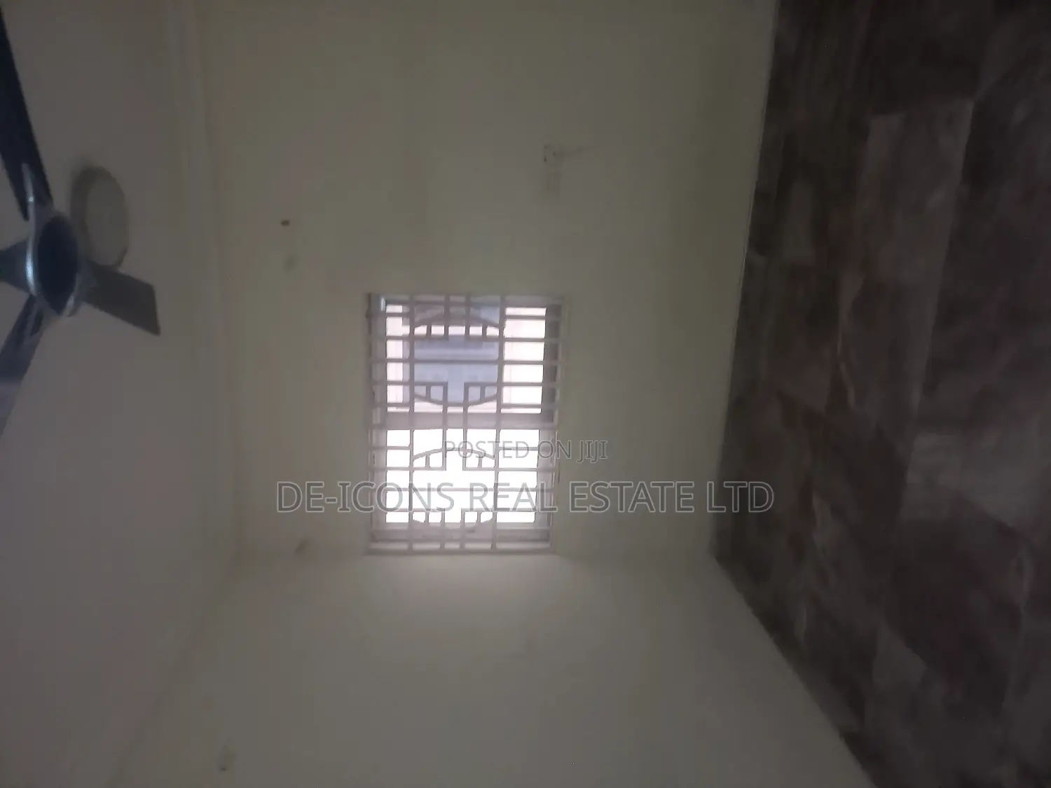 1bdrm Duplex in De-Icons Real Estate, Awutu Senya East Municipal