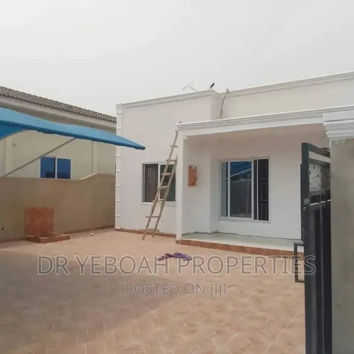 3bdrm House in Spintex:- 3 Bedrooms for sale