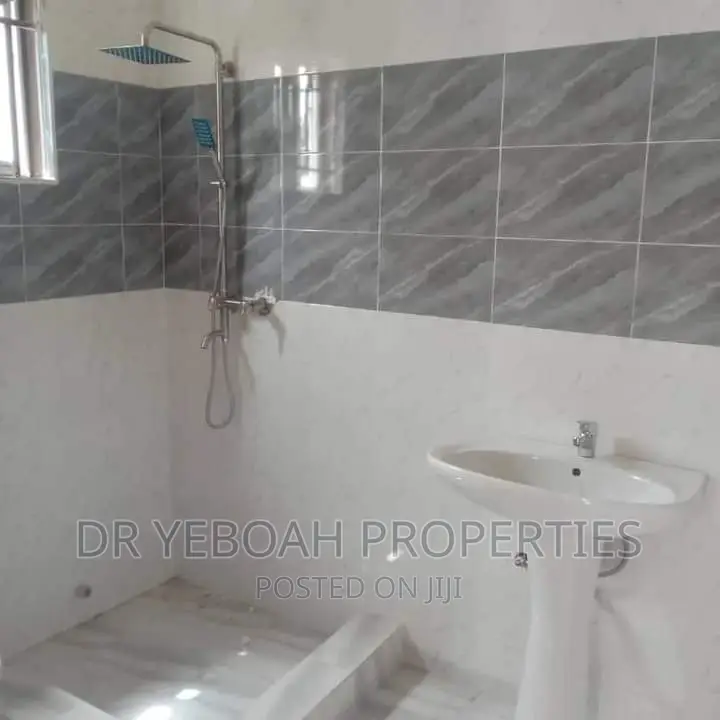 3bdrm House in Spintex:- 3 Bedrooms for sale