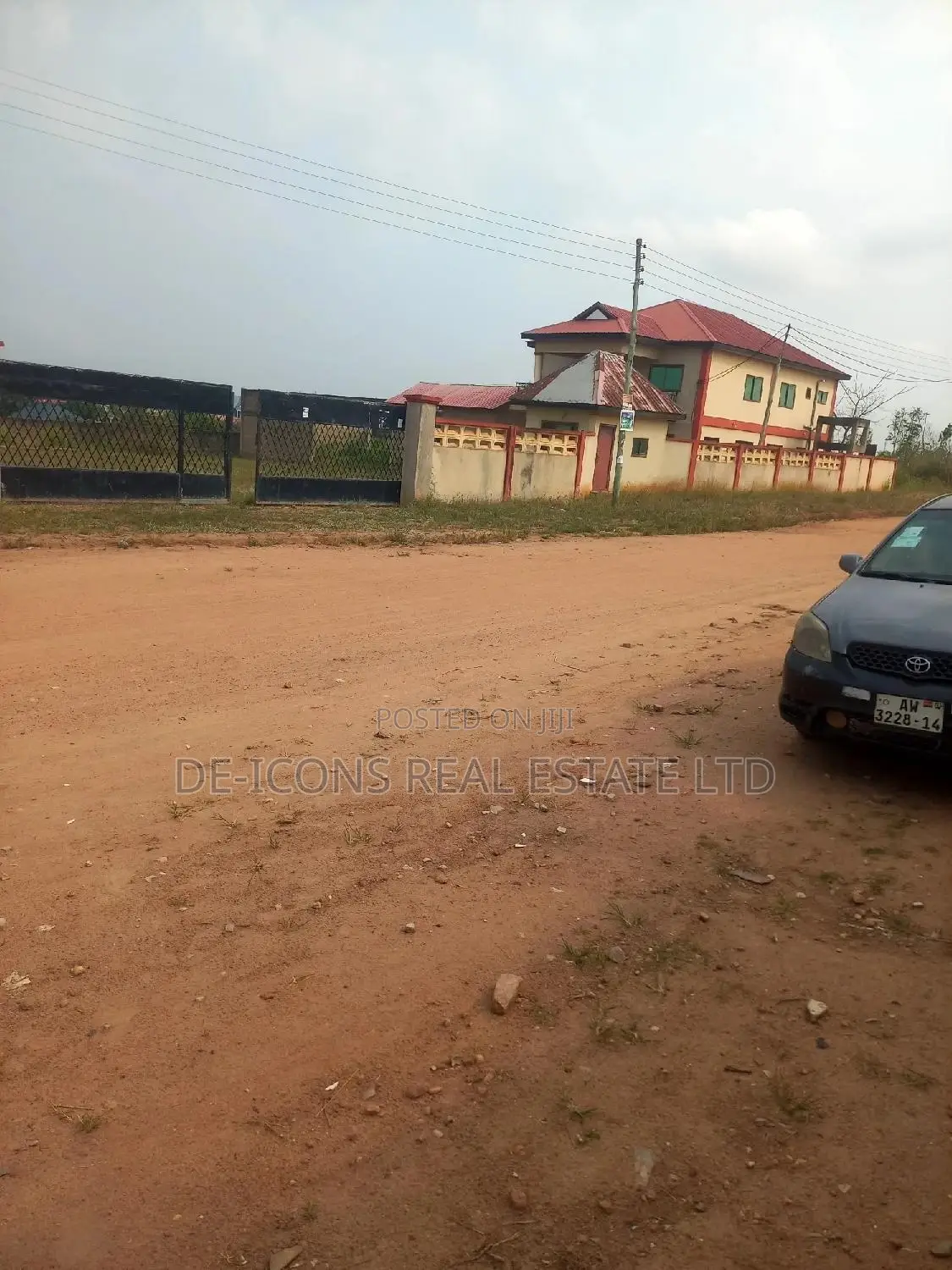 A Mega Warehouse With a One Storey Building for Offices