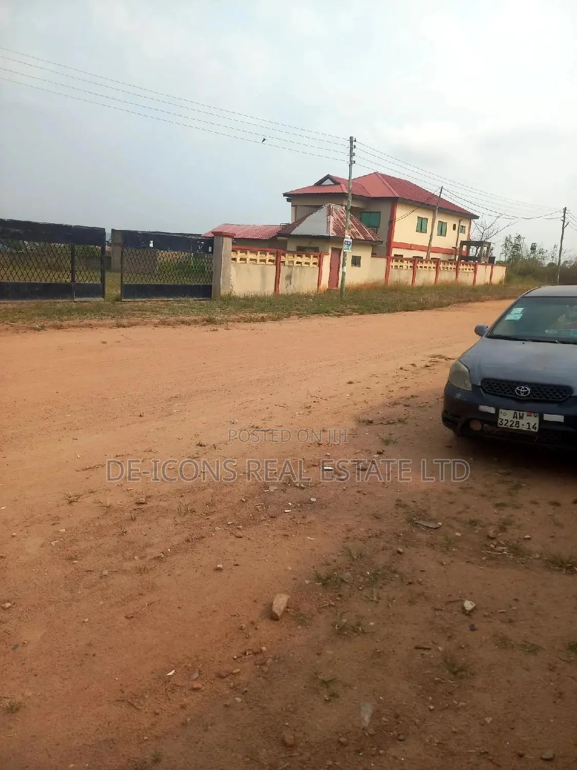 A Mega Warehouse With a One Storey Building for Offices