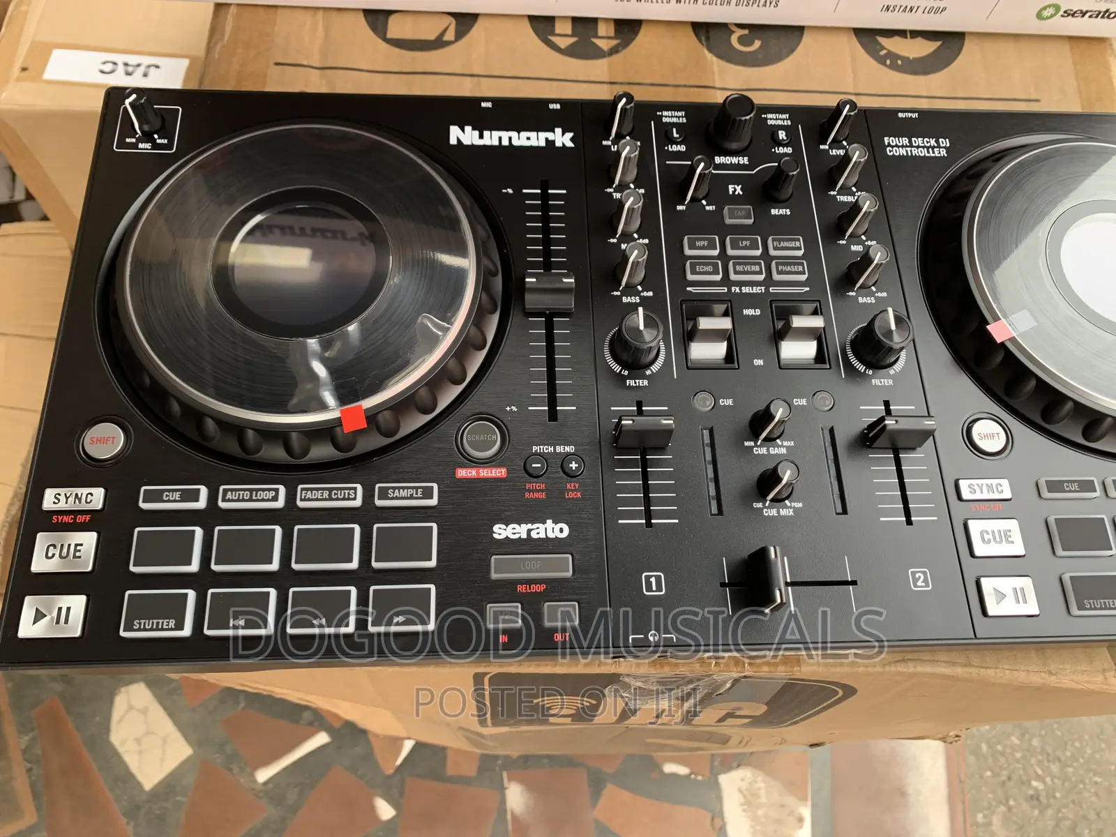 Numark Mixtrack Platinum FX Dj Controller