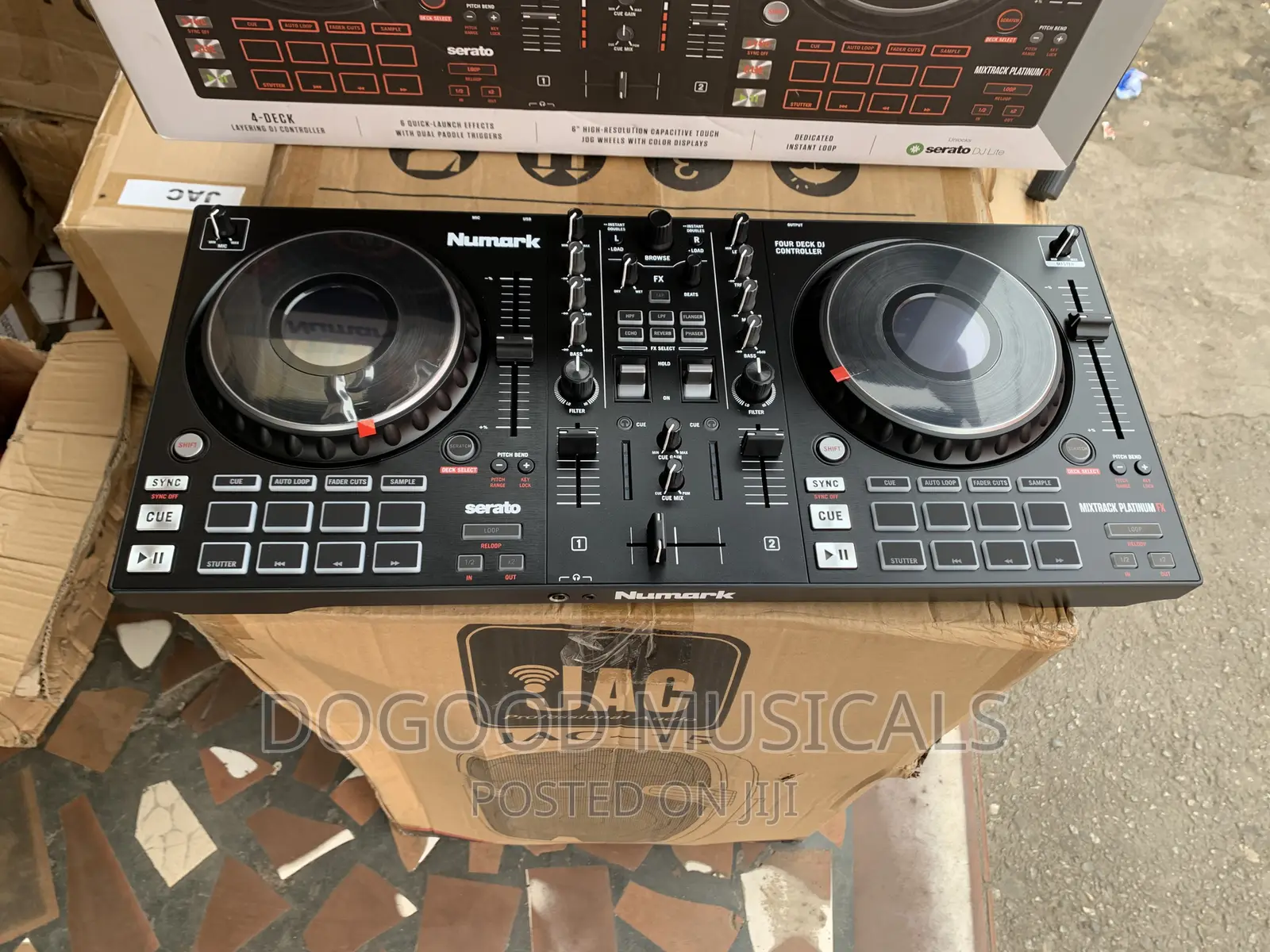 Numark Mixtrack Platinum FX Dj Controller