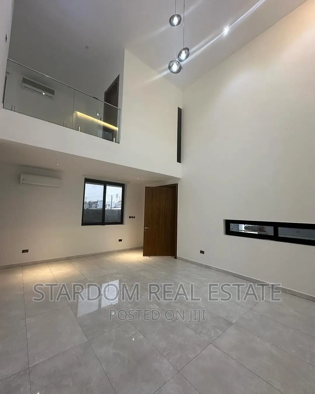 3bdrm Duplex in School Junction for rent