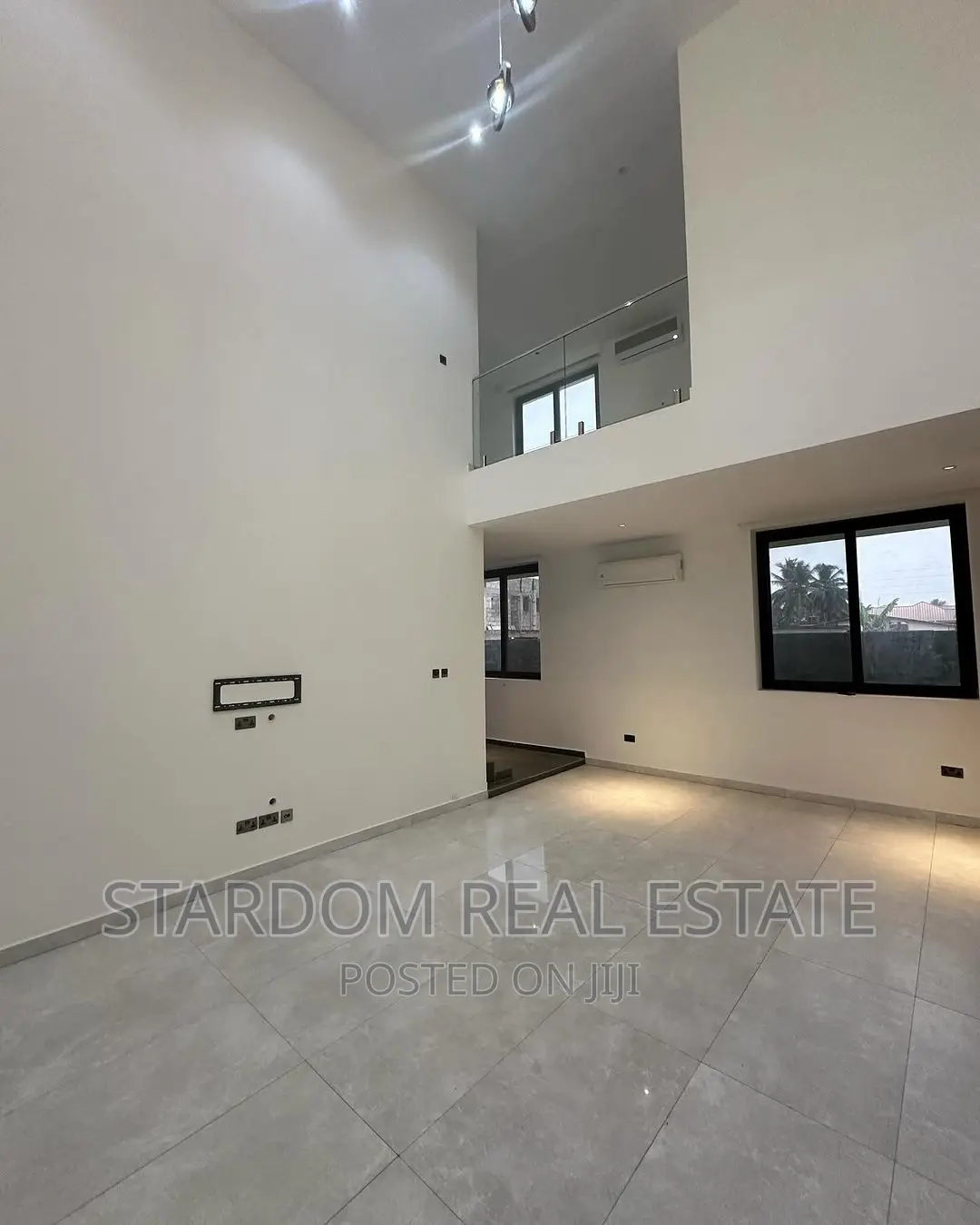 3bdrm Duplex in School Junction for rent