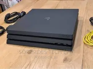 Playstation 4 Pro 1tb and Controler Hot Sale