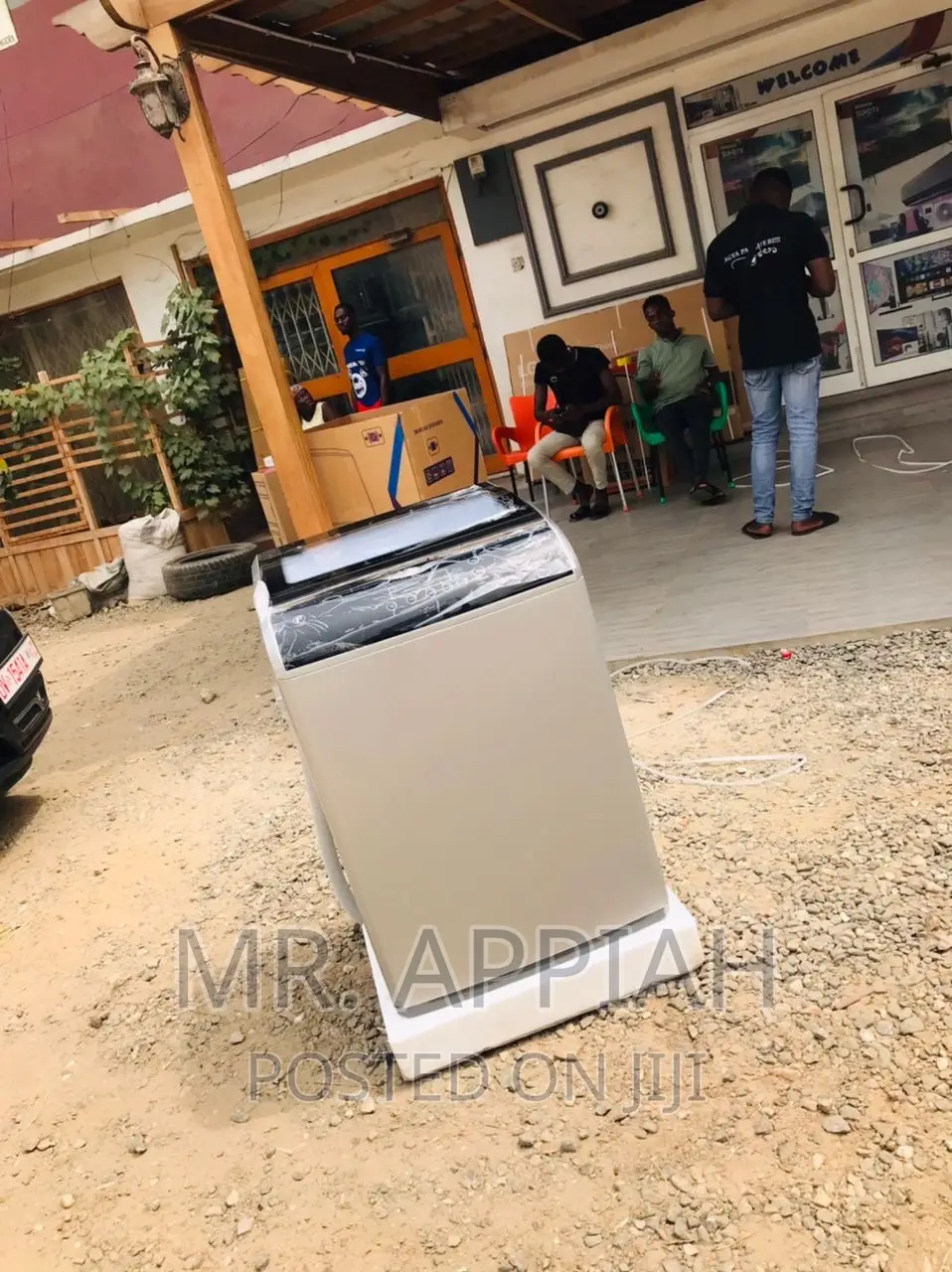 Energy Efficient Pearl 12kg Top Load Washing Machine.