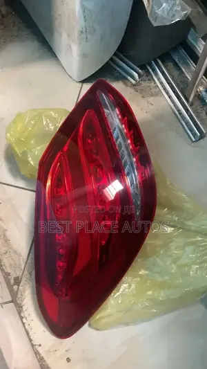 Mercedes Benz C300 2018 Taillight