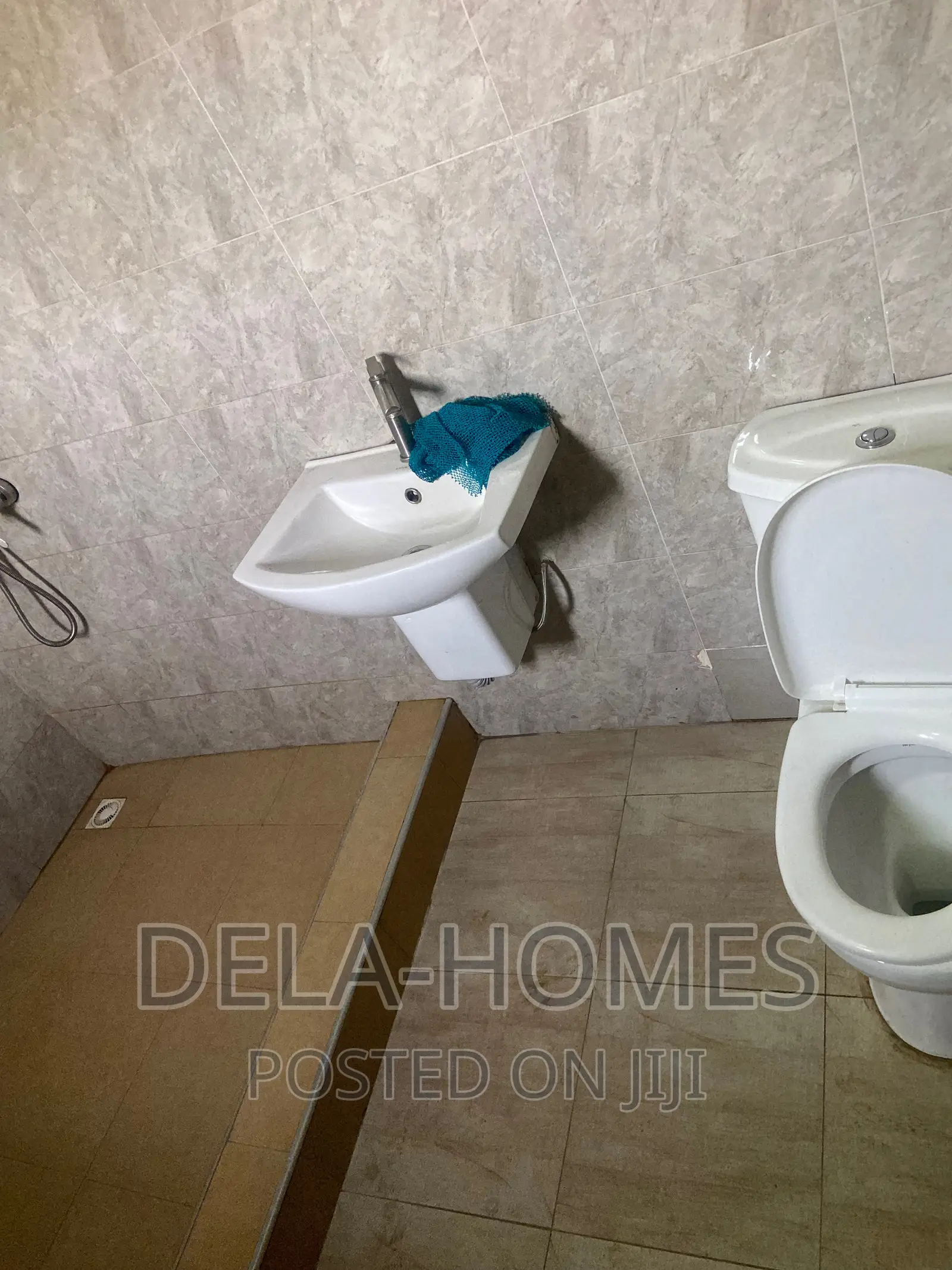 2bdrm Apartment in Ashaley Botwe for rent