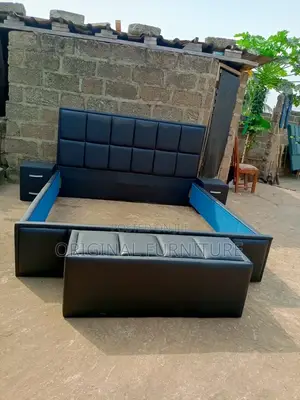 King Size Bed Ottoman and Side Drawers