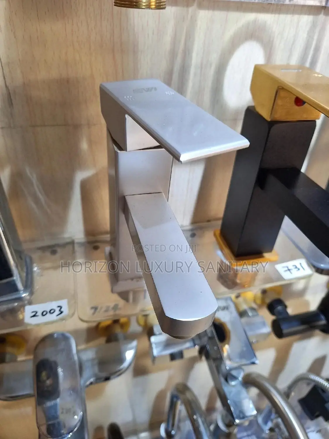 Square Basin Tap Single Handle Hot and Cold Faucet Mixer