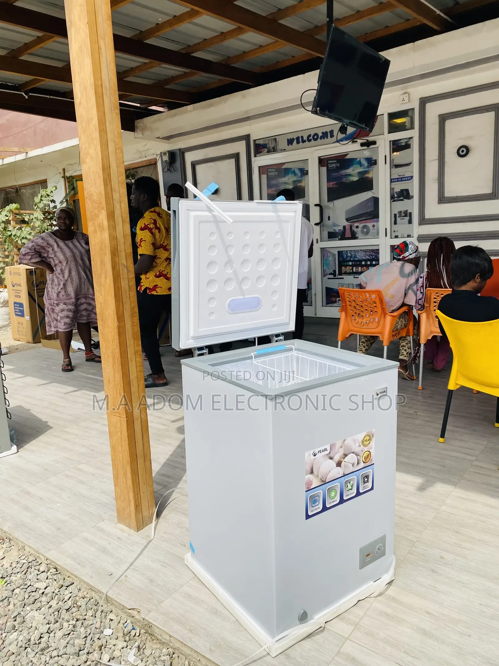 Purchase Adorable Pearl PCF-127 Single Door Chest Freezer.