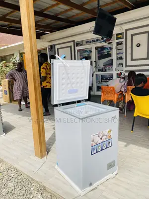 Purchase Adorable Pearl PCF-127 Single Door Chest Freezer.