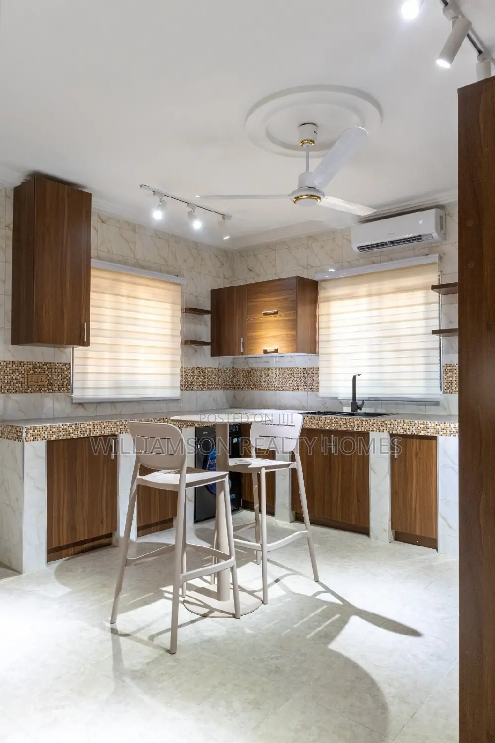 Luxury/Fresh 4bedrms Furnished Hse 4rent,Spintex