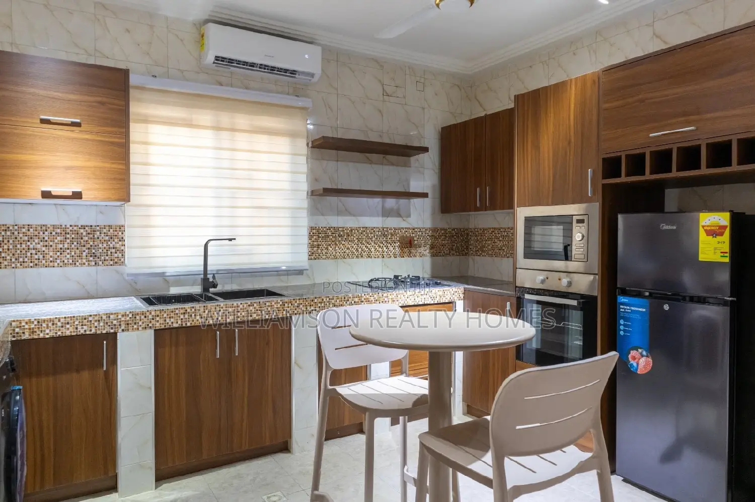 Luxury/Fresh 4bedrms Furnished Hse 4rent,Spintex