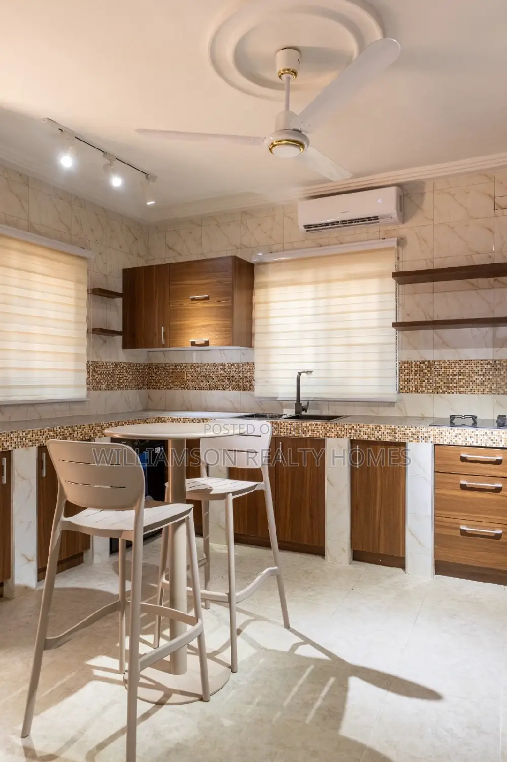 Luxury/Fresh 4bedrms Furnished Hse 4rent,Spintex