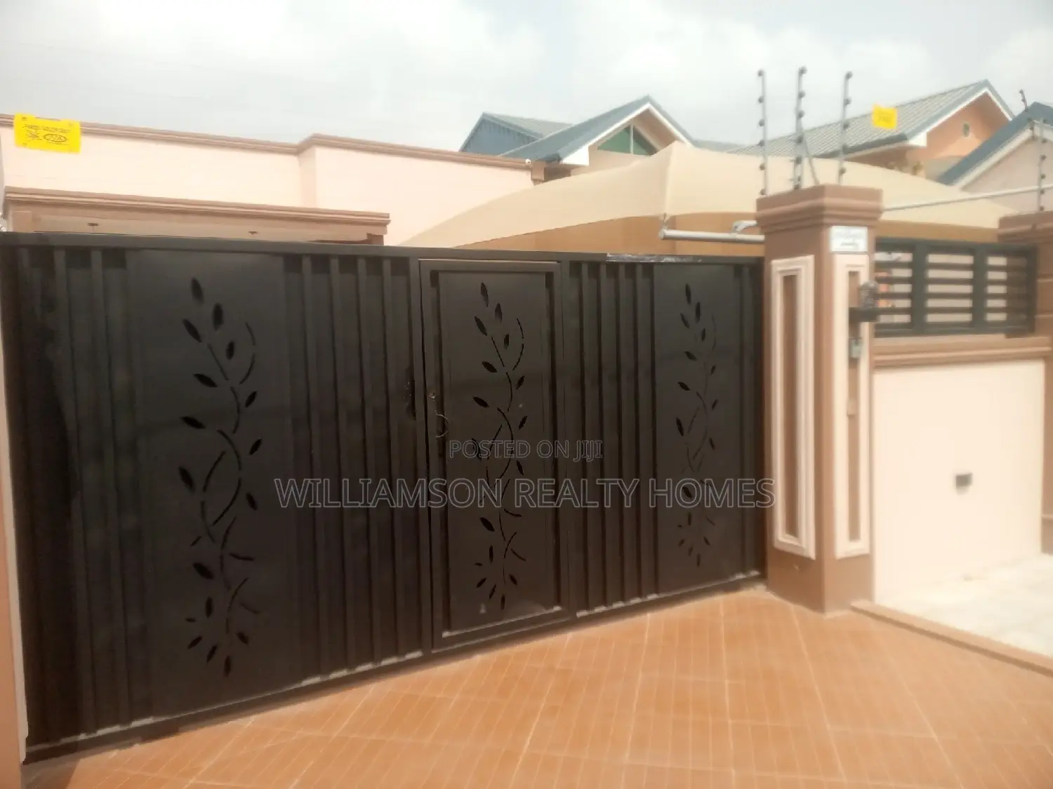 Luxury/Fresh 4bedrms Furnished Hse 4rent,Spintex