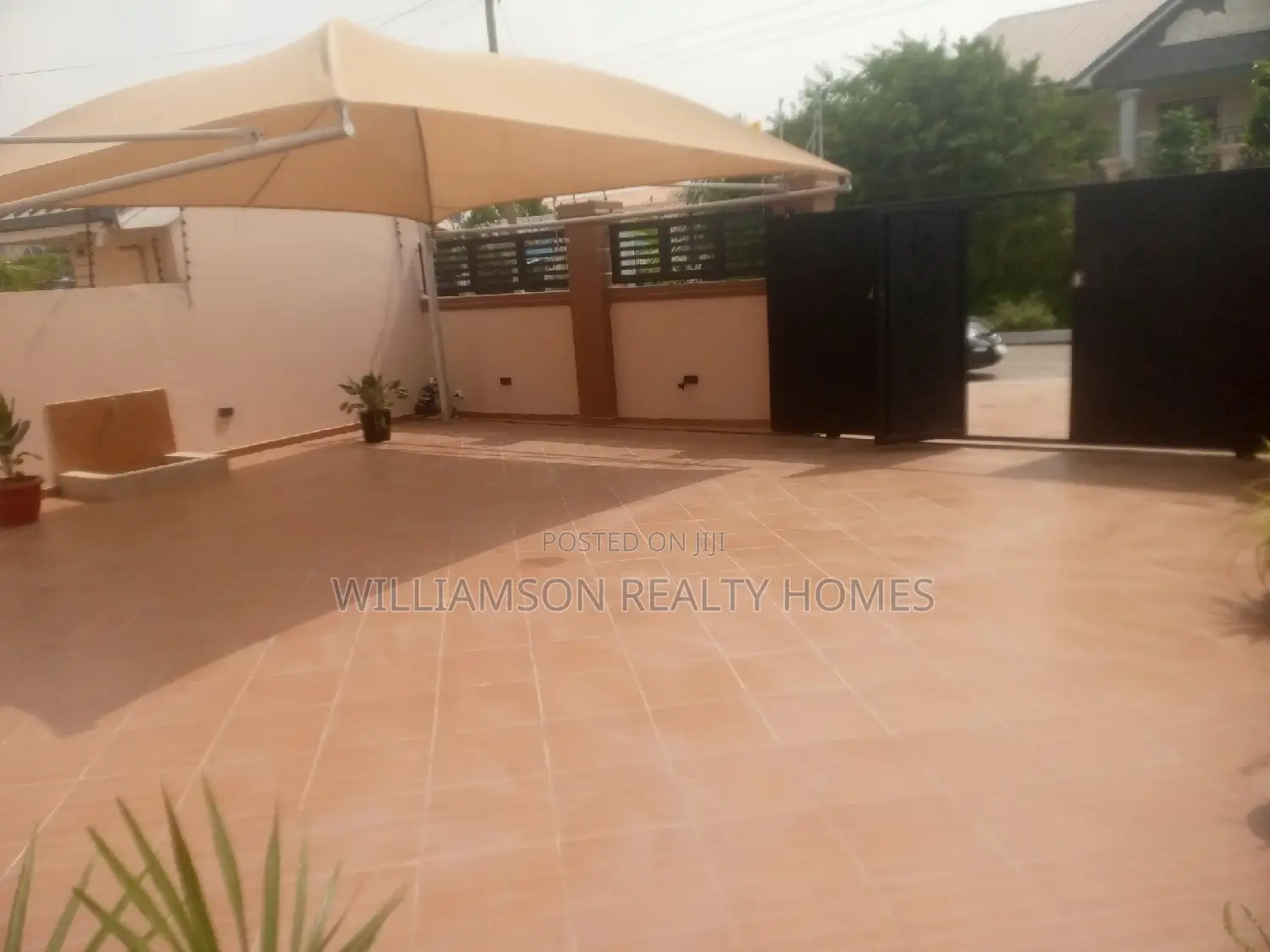 Luxury/Fresh 4bedrms Furnished Hse 4rent,Spintex