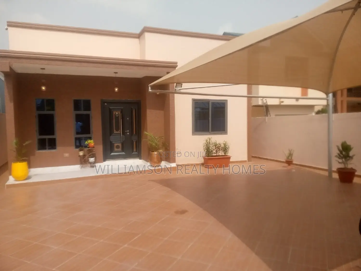 Luxury/Fresh 4bedrms Furnished Hse 4rent,Spintex