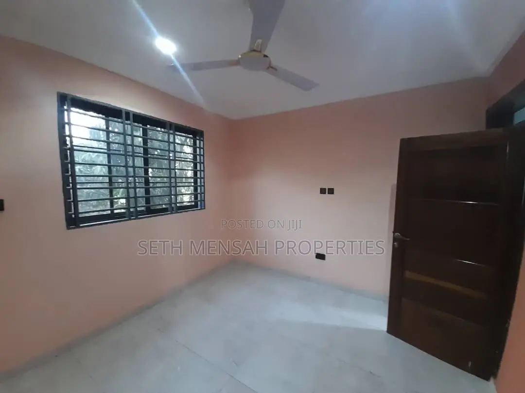 3bdrm House in Skm, Achimota for rent