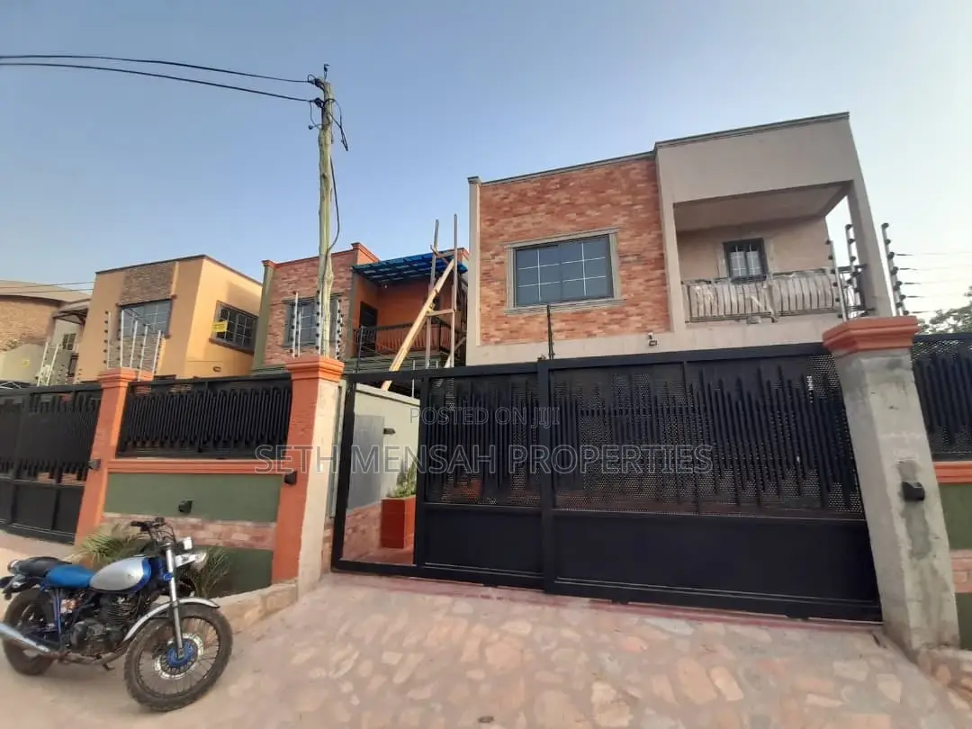 3bdrm House in Skm, Achimota for rent