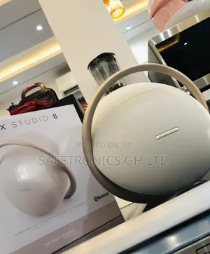 Harman Kardon Onyx Studio8 Bluetooth Wireless Gold Speaker