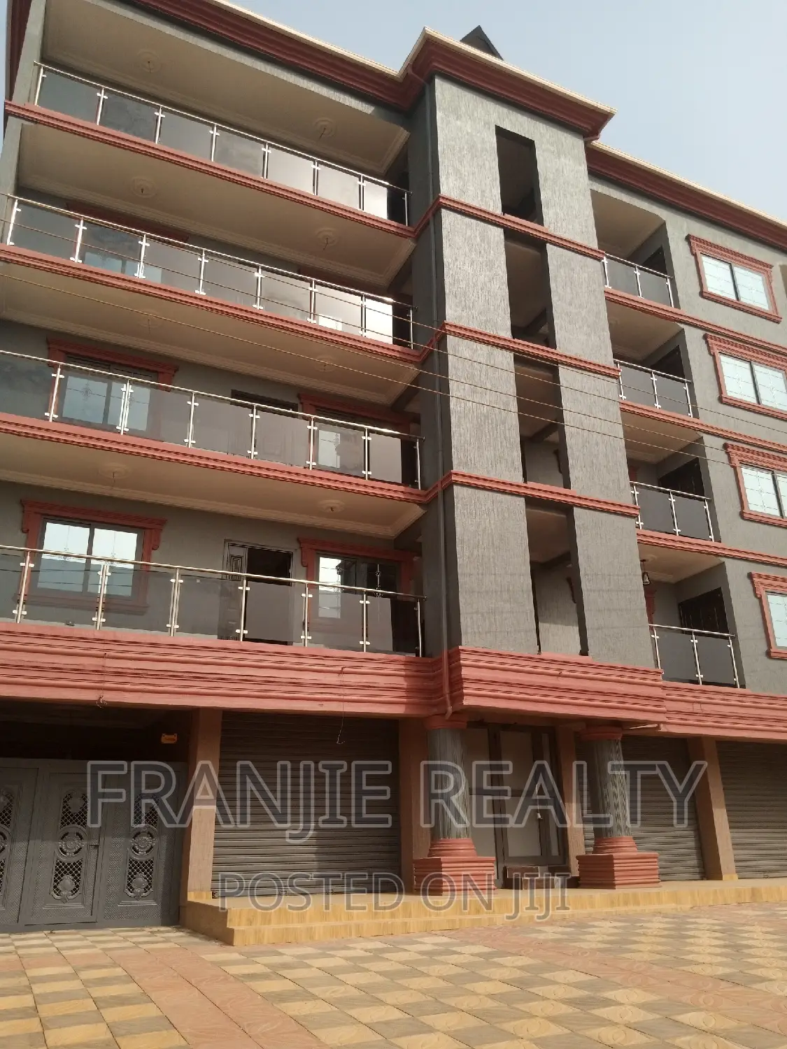 3bdrm Apartment in West Hills Mall Area for rent
