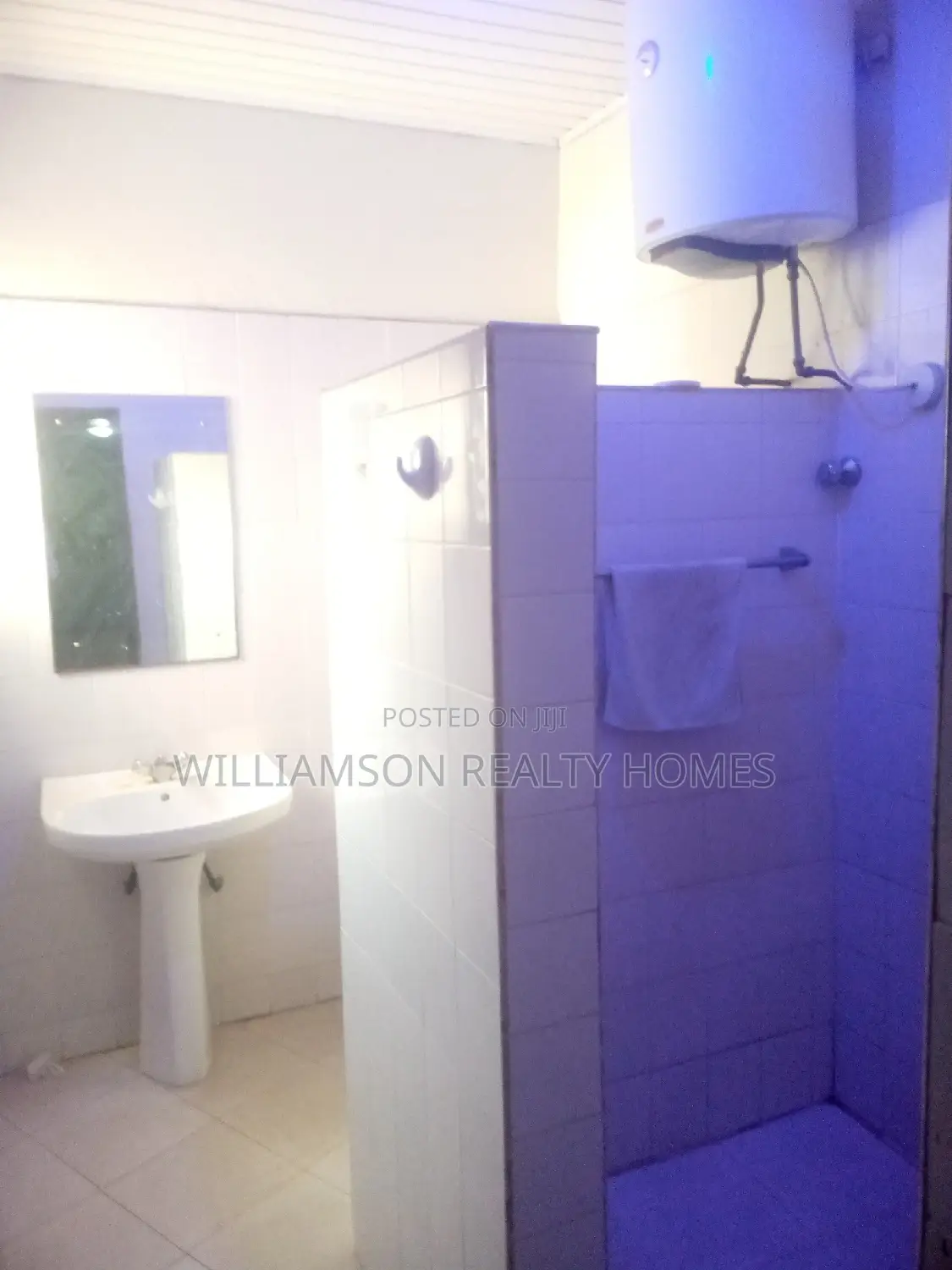 6bdrm House in Community 20 Estate, Spintex for rent