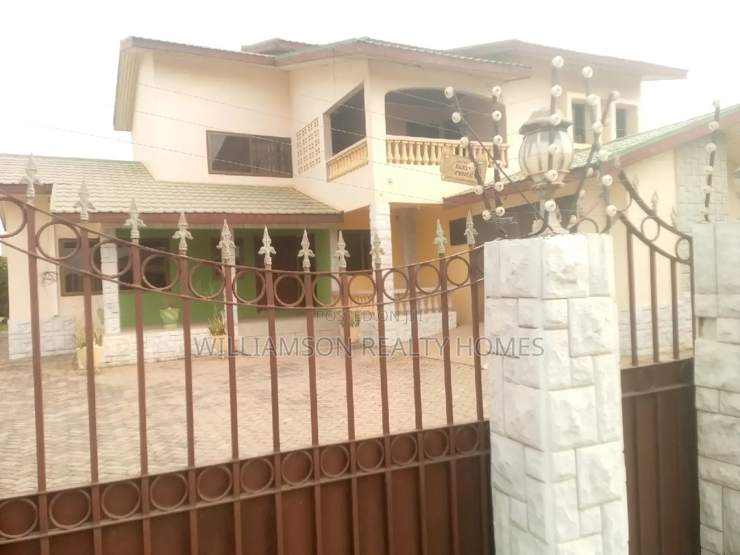 6bdrm House in Community 20 Estate, Spintex for rent