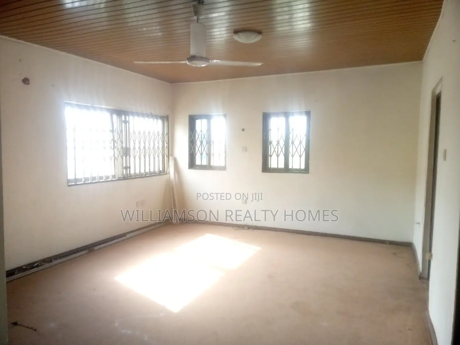 6bdrm House in Community 20 Estate, Spintex for rent