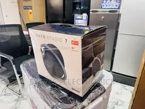 Powerful Dynamic Bluetooth Speaker Onyx 7 Black.