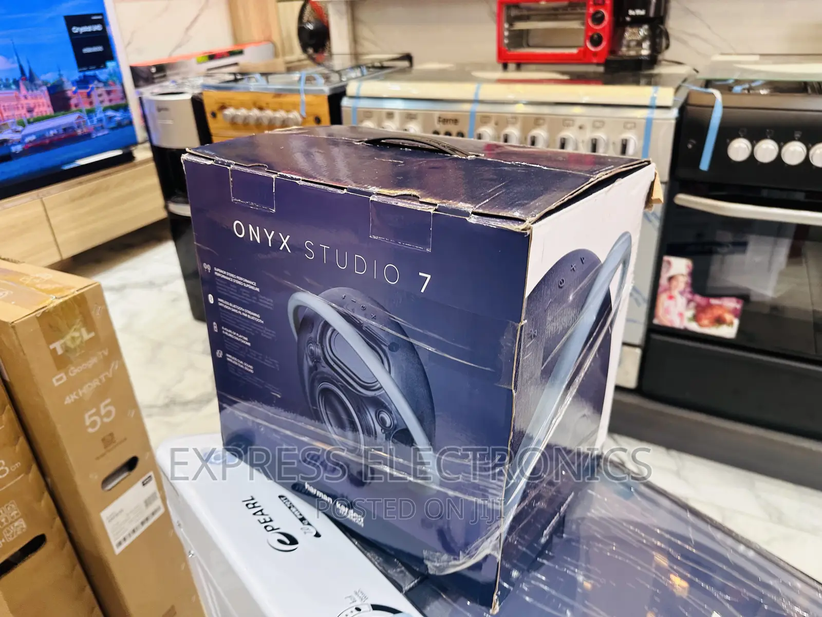 High Quality. Onyx. 7. Studio. Bluetooth. Speaker