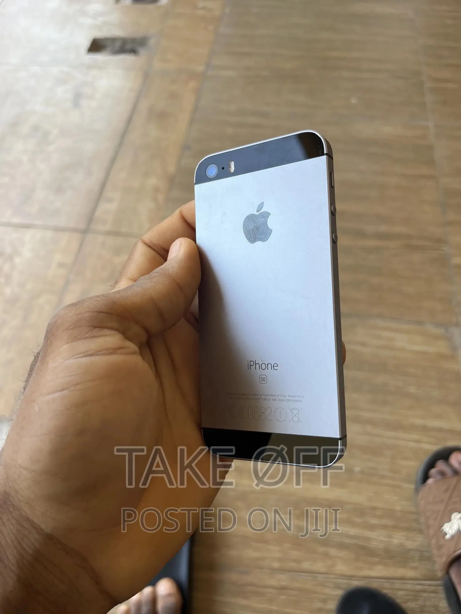 Apple iPhone SE 32 GB Silver