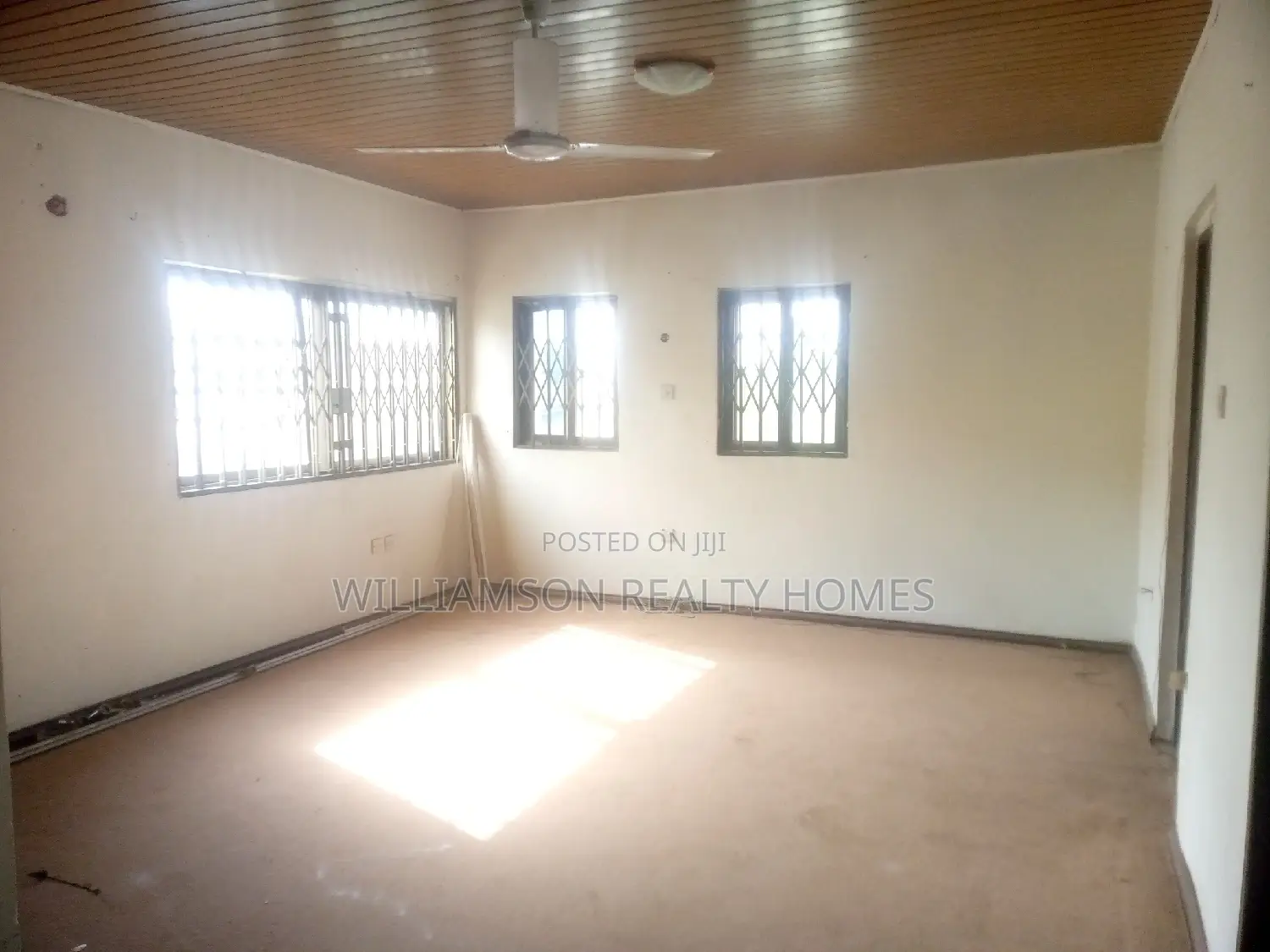 6bdrm House in Community 20 Estate, Spintex for rent