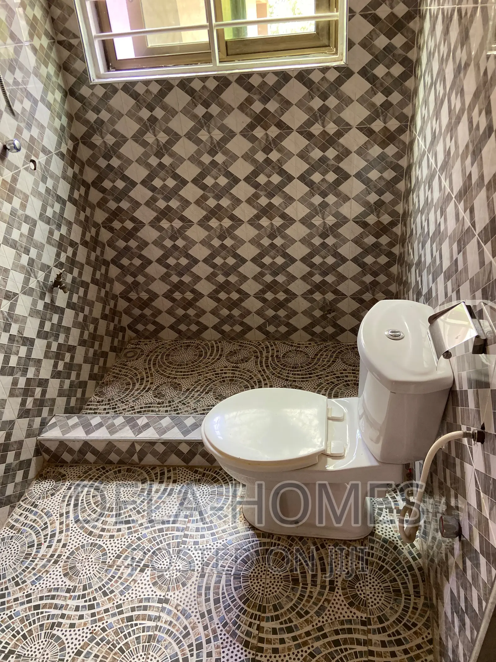 3bdrm Apartment in Lakeside Estate, Ashaley Botwe for rent