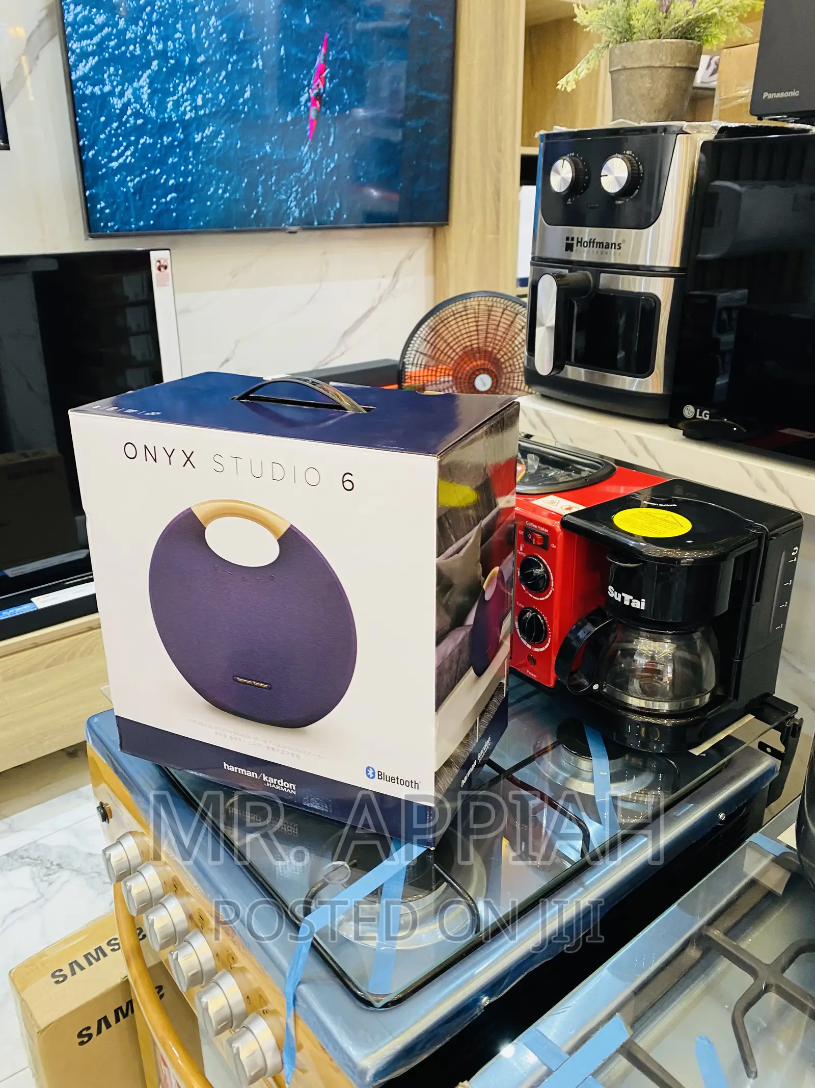 Shop Classic Onyx Studio 6 Portable Bluetooth Speaker.