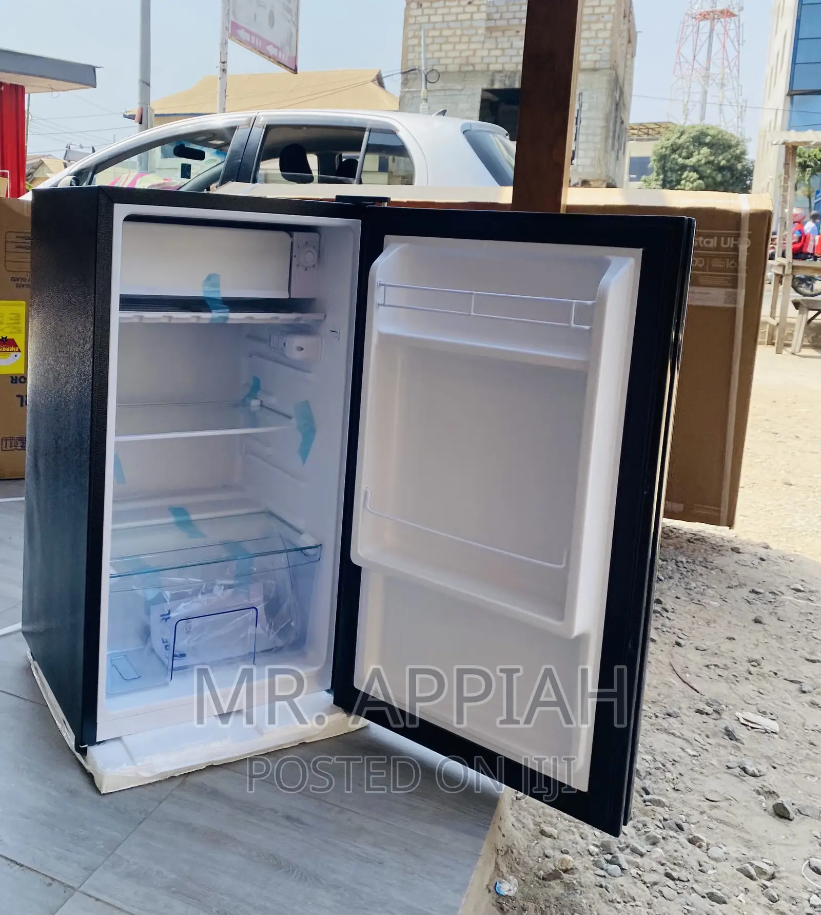 Durable and Affordable Pearl PF-109 1 Door Electric Fridge.