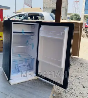 Durable and Affordable Pearl PF-109 1 Door Electric Fridge.