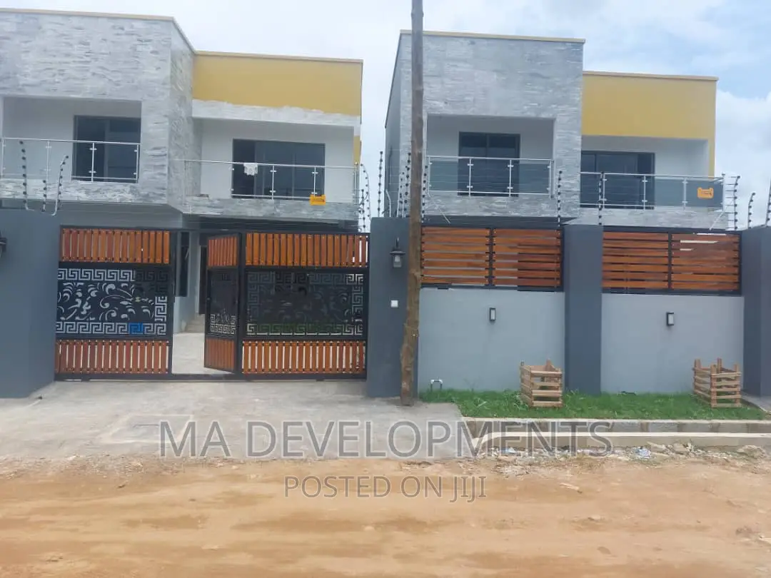 4bdrm Duplex in Ma Developments, Oyarifa for sale