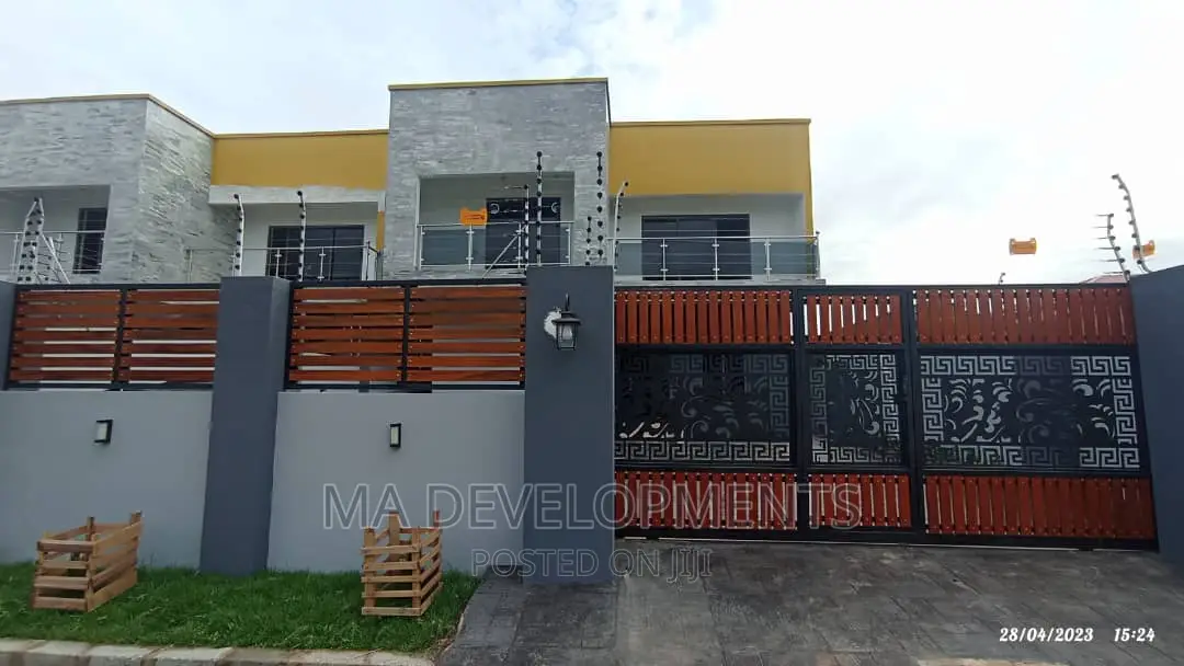 4bdrm Duplex in Ma Developments, Oyarifa for sale