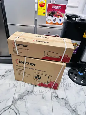 Sleek Dehumidifier Split R410 Gas Daytek White