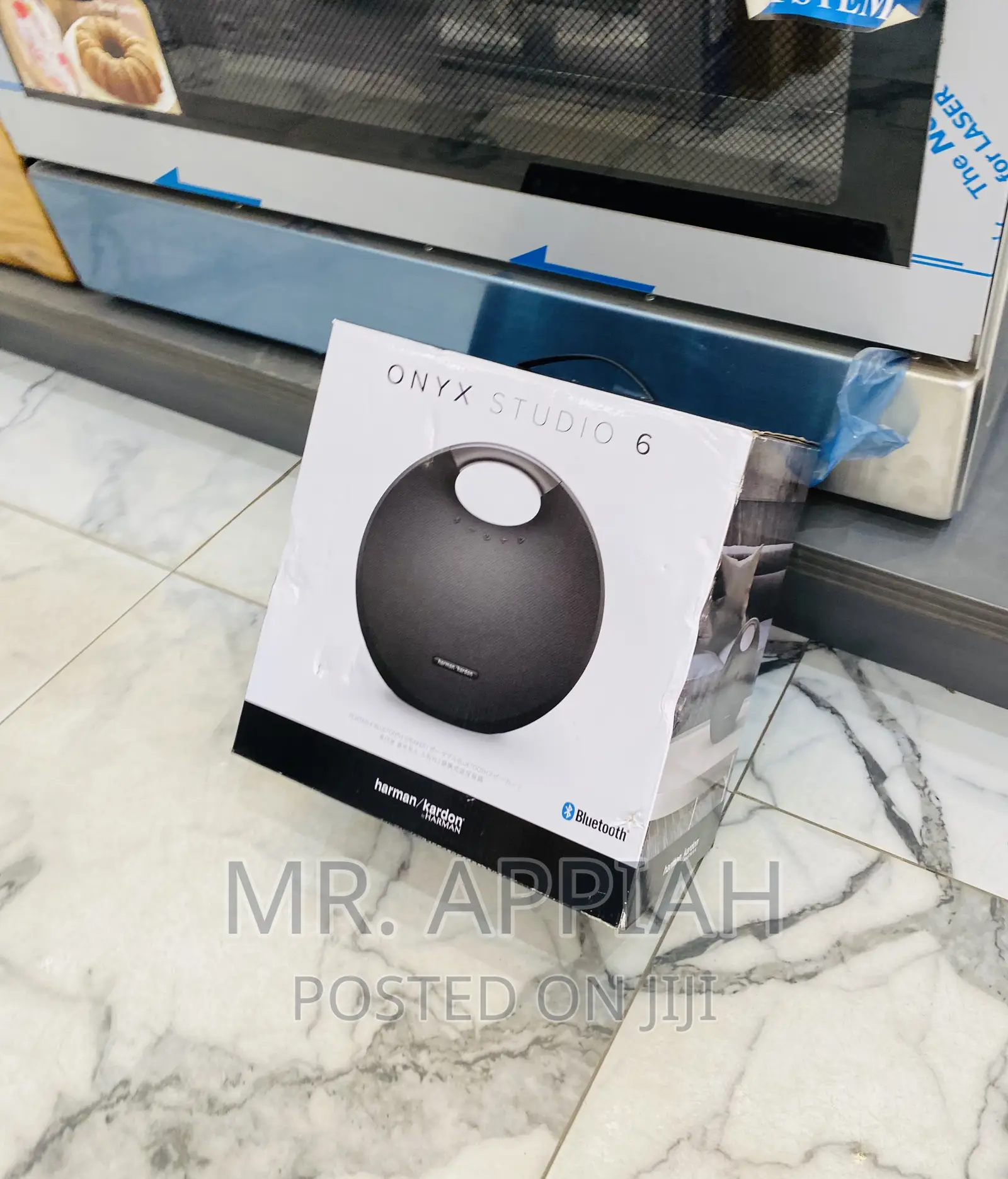 Fabulous Onyx Studio 6 Waterproof Bluetooth Speaker.