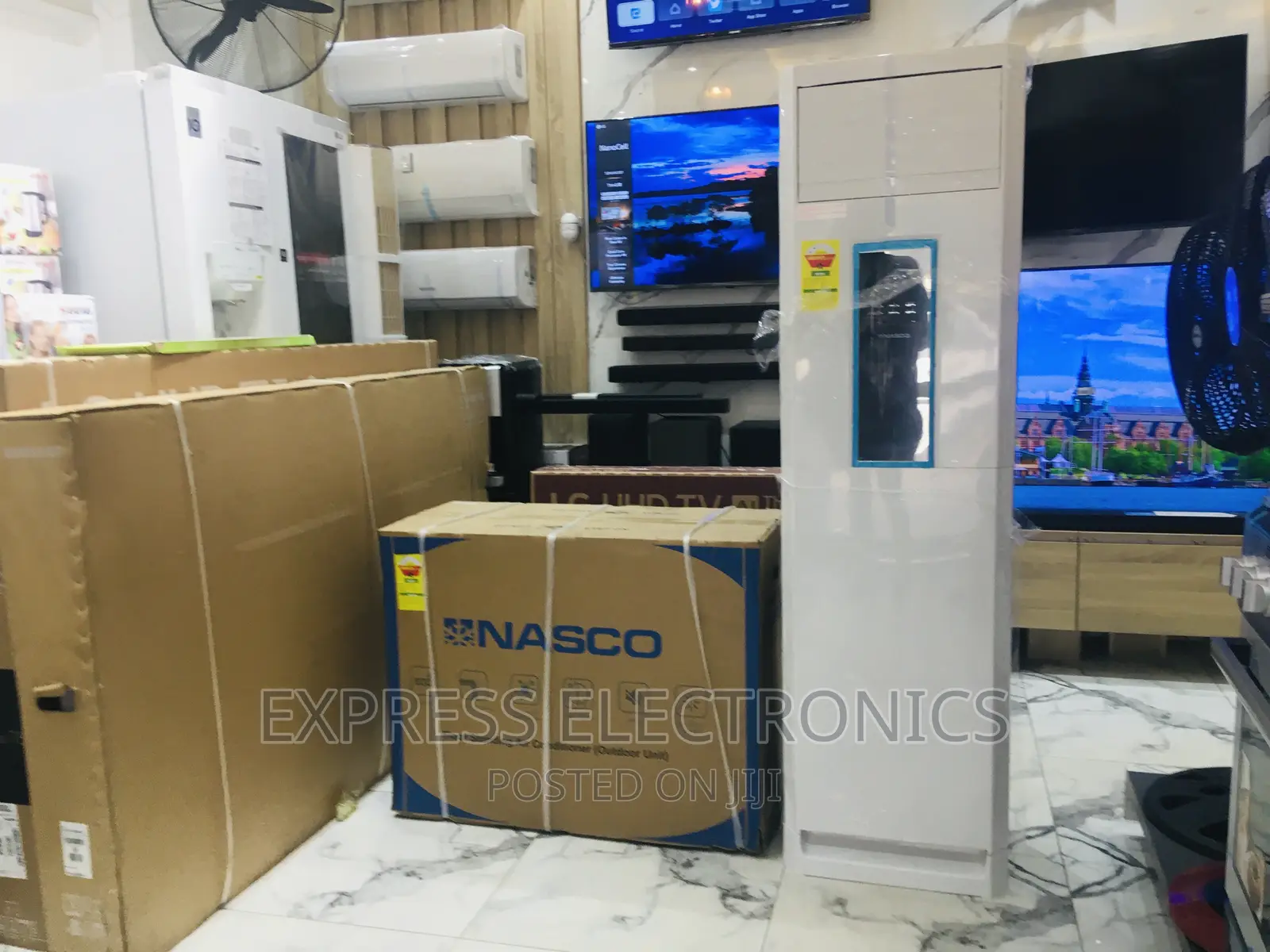 High Performance Sleek Ac Floor Standing 2.5hp