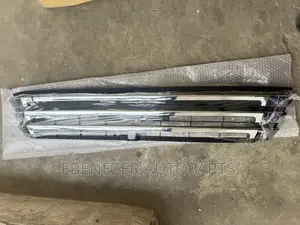 Toyota Highlander 2017,2018,2019 Front Bumper Lower Grille