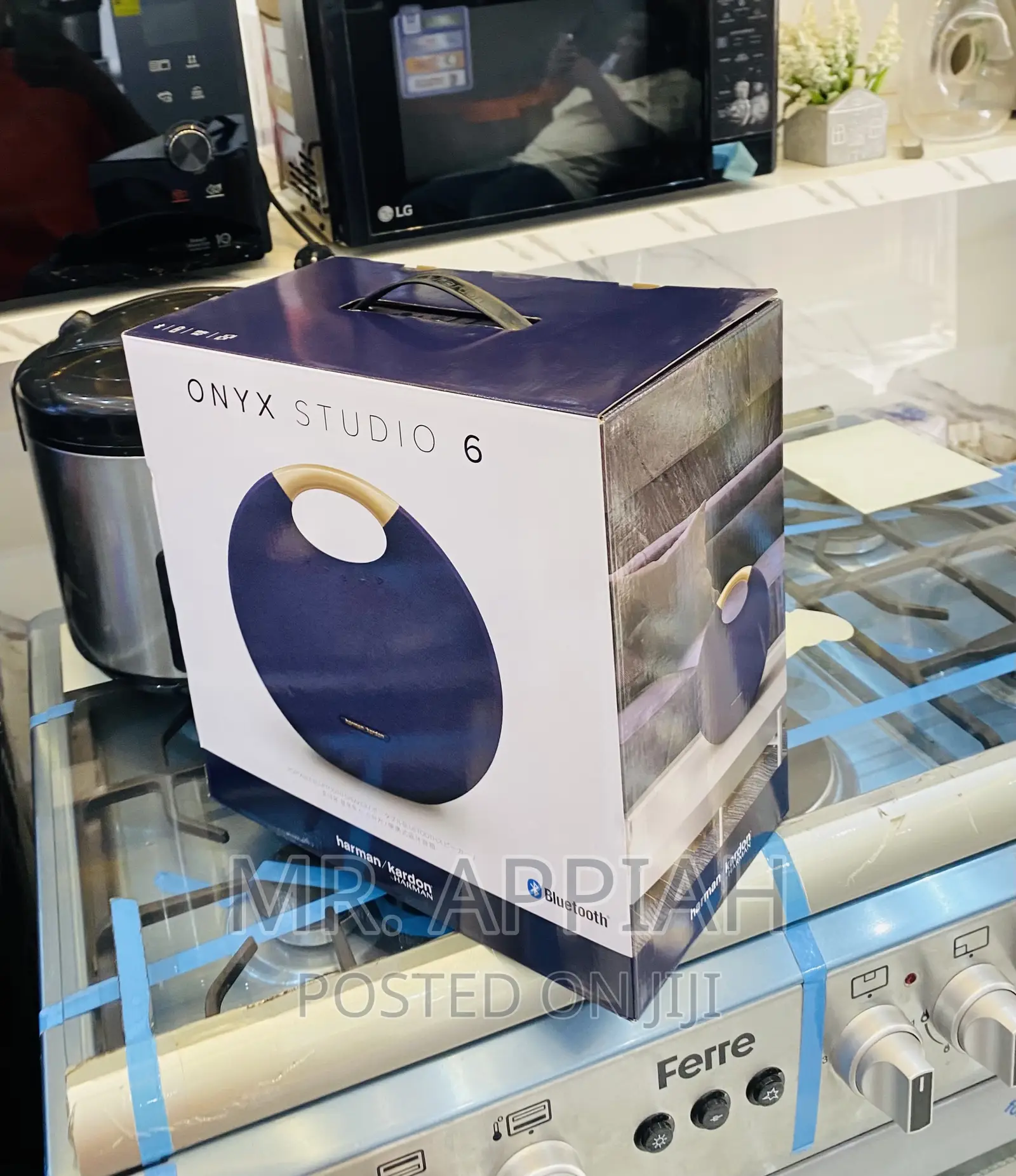 Classic Onyx Studio 6 Waterproof Bluetooth Speaker.