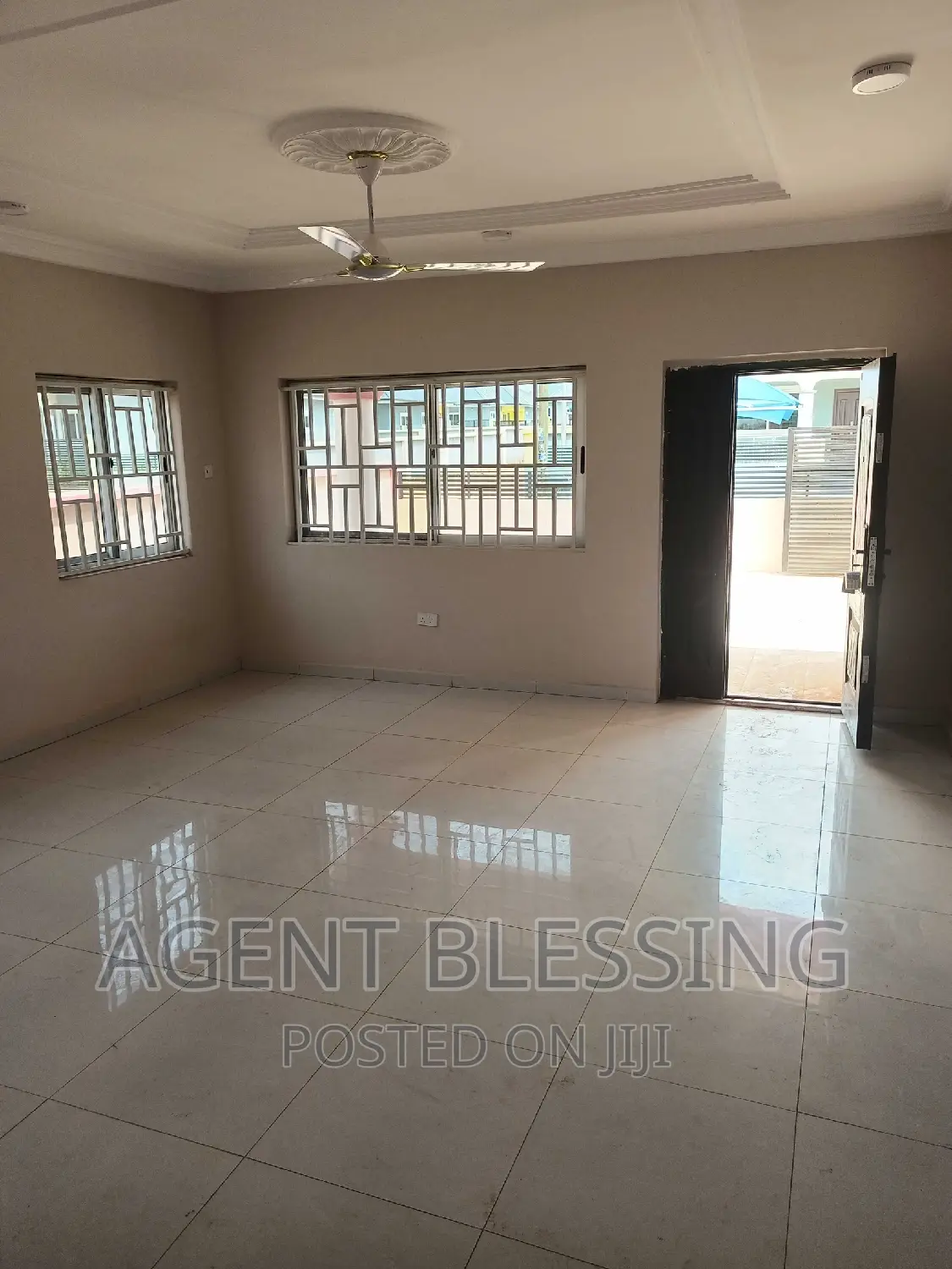 2bdrm House in Community 25, Tema Metropolitan for rent