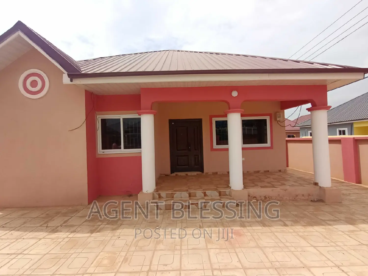 2bdrm House in Community 25, Tema Metropolitan for rent