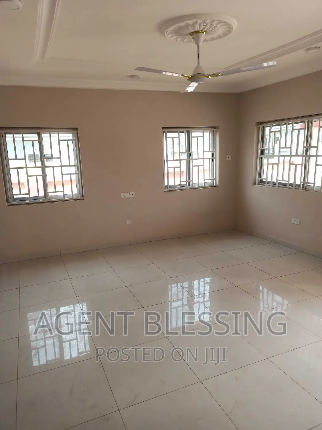 2bdrm House in Community 25, Tema Metropolitan for rent